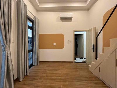 open balcony at 4/4 people tdt rmit fm nttu tu ul pmh kcx