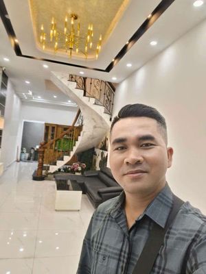 Four floors of furniture - five bedrooms - 8 M - 18 million a month.