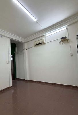 Renting February March Front, District 10, 1 .1 House 1 , 70 meters2, 3 bedroom 3 air air conditioning
