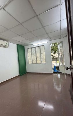 Renting February March Front, District 10, 1 .1 House 1 , 70 meters2, 3 bedroom 3 air air conditioning