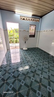 Cash room, kitchen, private toilet, balcony, near the commercial university.