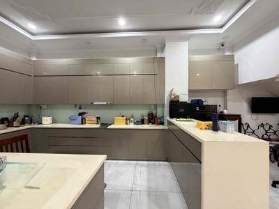 Tên Lửa internal house 5 x 20,3.5, interior