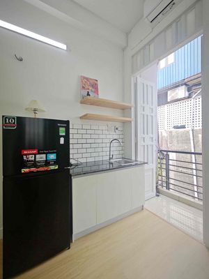 Rent a balcony-- Sư Vạn Hạnh, District 10.