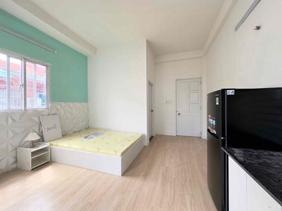 Rent a balcony-- Sư Vạn Hạnh, District 10.