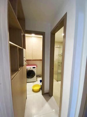 Infinite, 80 meters, 15 million, Full interior, Private, View River, 5 minutes County.