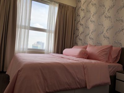Rent the apartment Sunrise Riverside 2 bedrooms, 2 new, nice, high school toilets