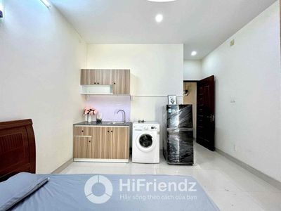 The balcony studio full Full interior of his own washing machine right in thd District 5.