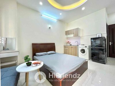 The balcony studio full Full interior of his own washing machine right in thd District 5.