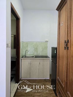 The owner rented room 25 m2 large windows, even Bình Lợi