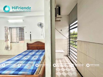 renting the window balcony full of furniture near vhuclong