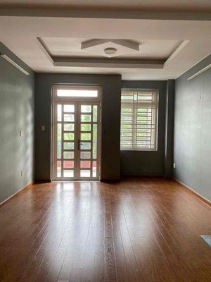 Let's rent out the original house.
