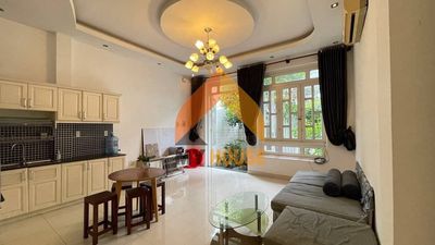 Wait a minute. Thảo Điền 3rd floor. Super cheap bedroom.