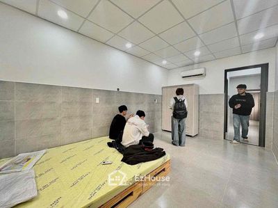 Rent a room full of furniture. A Vũ Tùng suite.
