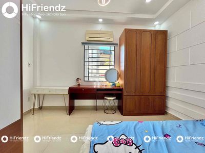 Rent a studio full of furniture near the flower park