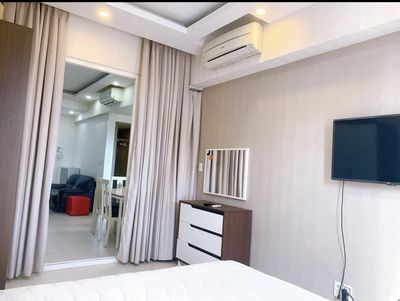 Renting a bedroom - enough furniture - only 12 million a month at Lexington's apartment.