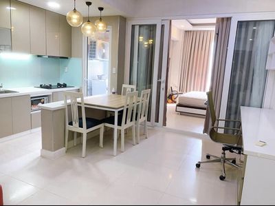 Renting a bedroom - enough furniture - only 12 million a month at Lexington's apartment.