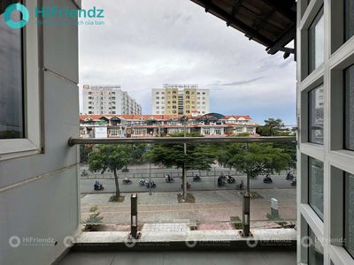 studio full balcony furniture full glasses