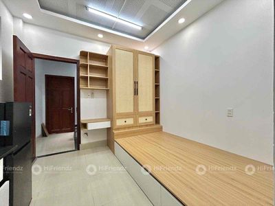 renting rooms full of furniture near a two-man crime market
