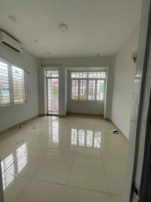 Rent the entire first floor - a metric - 10 million per month