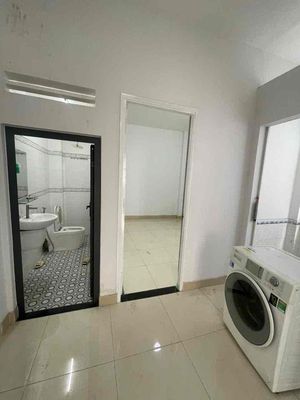 Rent the entire first floor - a metric - 10 million per month