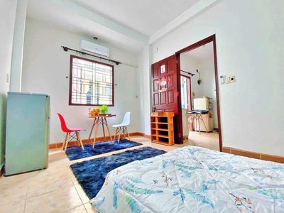 The interior room is 585/6 Sư Vạn Hạnh, opposite of Huflit just 5 million.