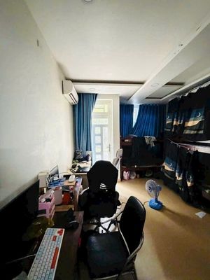 3 floors - 5 rooms - 5 stupendous - near a million-dollar market, hbc
