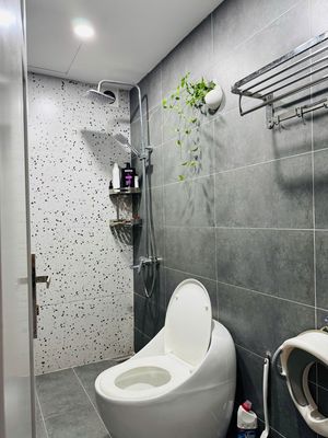 Rent apartment to two bedrooms, two bathrooms at Lữ Gia Plaza.