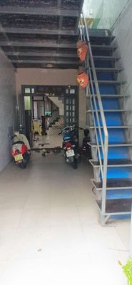 Private room 30 meters two, first floor, air conditioning, government prices.