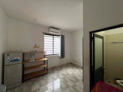 Get a room for 4 million-five million, near Lang Cs3.