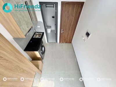 Opening the super-beautiful apartment right here. hiflit hm, parallel march, fog.