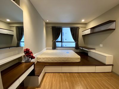 The Gold View 3 bedroom 118 M2, nice decor, tall floor
