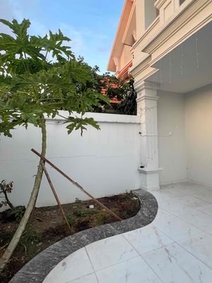 The Cotec Phú Xuân villa is 18 million a month.