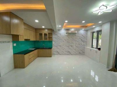 Rent us the Phú Nhuận, the steam lane-- 1 1 st floor, 6 meters across.