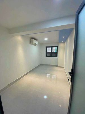 Rent us the Phú Nhuận, the steam lane-- 1 1 st floor, 6 meters across.