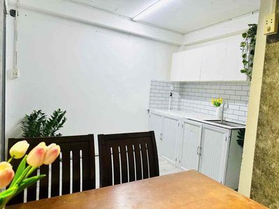 2 bedrooms - full furniture - kitchen downstairs - move in at the pirofo tree market