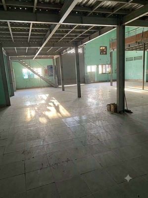 rents warehouse 40 million a month-- Tây Lân 1, Bà Điểm, Hóc Môn