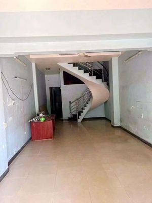 rents warehouse 40 million a month-- Tây Lân 1, Bà Điểm, Hóc Môn