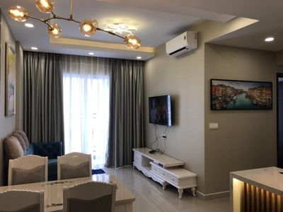 Renting a Sunrise Riverside bedroom, two bedrooms, three fine bedrooms.