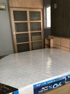 Three bedrooms downtown 5-- Hùng Vương Plaza 130 M2 - 18 million a month.