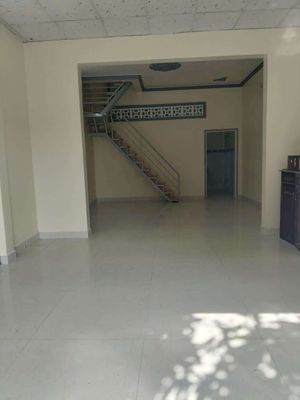 Rent the whole house near the Vietnam Market.