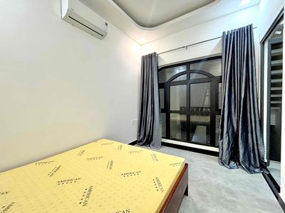 One bedroom. One Room. Full Seven.