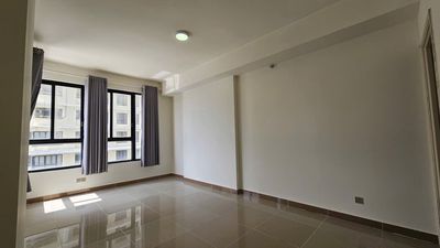 The German Eratown apartment of 147 square feet of fresh new paint.