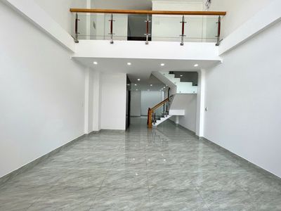 Super Raquel near the base of the 2th floor bedroom.
