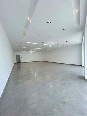 The 9th Street Front, 10 x 30, One bedroom, 2 toilets.