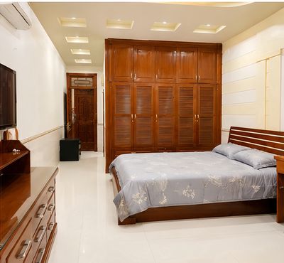 Rent a mini 40-foot-free balcony near a four-lq-cm.
