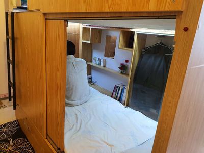 Ibox Homes Hands in the center, comfortable enough, cheap