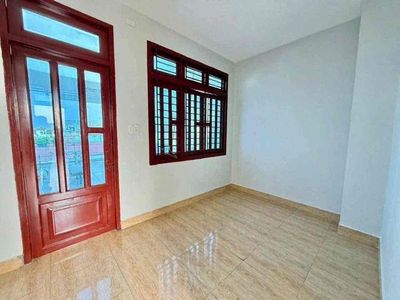 4 x25 meters. 3 floors. Thới An.