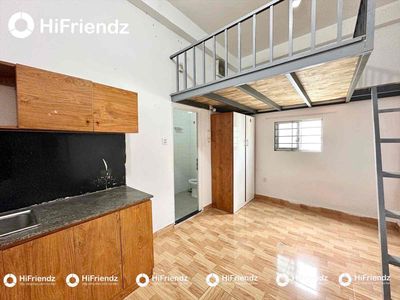 It's got a seven-dollar room near Emart & Squirt Park.