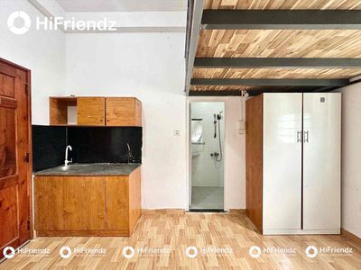 It's got a seven-dollar room near Emart & Squirt Park.