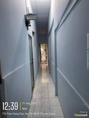 Rent room is cheap, convenient for students at school, extra work.